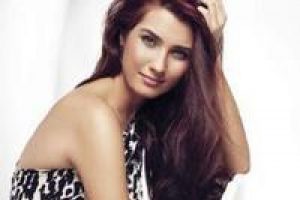 Tuba B&uuml;y&uuml;k&uuml;st&uuml;n'den ilgin&ccedil; &ccedil;&ouml;z&uuml;m