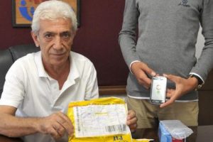 İnternetten telefon aldı kutuyu a&ccedil;ınca şoke oldu