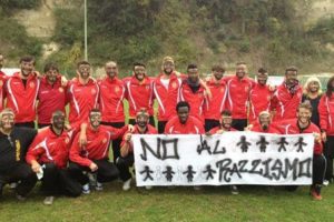 İtalyan futbolculardan anlamlı protesto