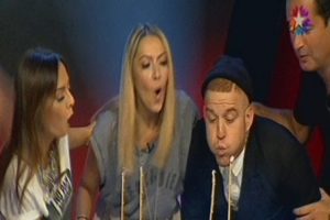 O Ses T&uuml;rkiye'de Hadise'ye b&uuml;y&uuml;k s&uuml;rpriz