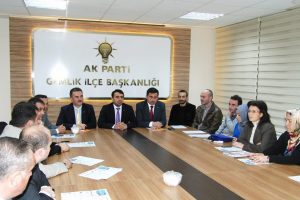 Adaylıklarını a&ccedil;ıkladılar