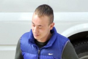 Sevgilisi i&ccedil;in ayakkabı &ccedil;aldığını &ouml;ne s&uuml;rd&uuml;