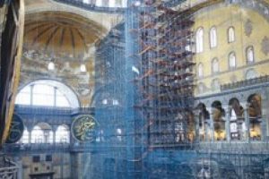 Ayasofya iskeleden kurtulamadı