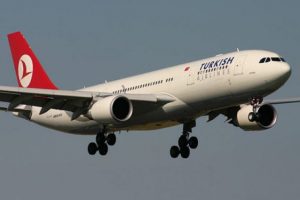 THY u&ccedil;ağı pist &ccedil;izgisini ihlal etti