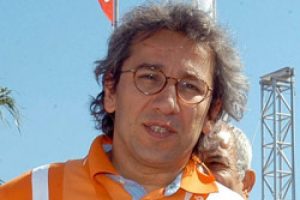 Can D&uuml;ndar yazılarına ne zaman başlıyor?