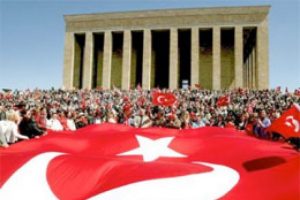 T&uuml;rkkan'dan şok Anıtkabir iddiası!