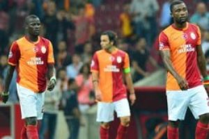UEFA Eboue'yi ma&ccedil;ın adamı se&ccedil;ti