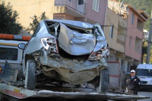 26 ton y&uuml;kle &ouml;ğrenci servisine &ccedil;arptı