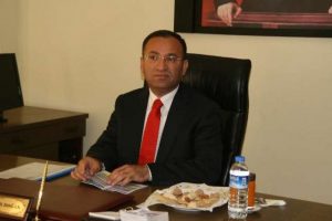 "T&uuml;rkiye yalnızlaştırıldı" eleştirisine yanıt verdi
