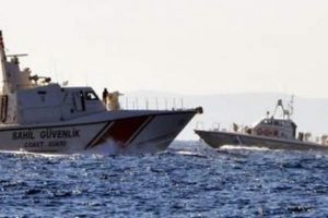 Yunan botu taciz etti, Sahil G&uuml;venlik g&ouml;nderdi!