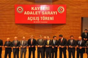 G&uuml;l Kayseri Adliyesi'ni a&ccedil;tı