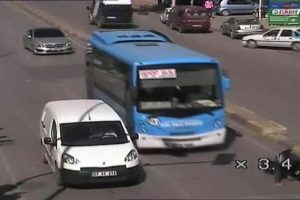 Motosiklet s&uuml;r&uuml;c&uuml;s&uuml; &ouml;l&uuml;mden d&ouml;nd&uuml;
