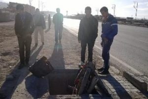 Talihsiz kaza! R&ouml;gar boşluğuna d&uuml;şt&uuml;
