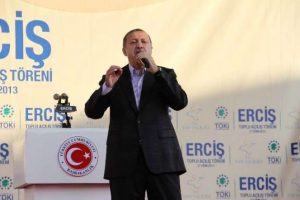 "İktidarımız baş&ouml;rt&uuml;s&uuml; sorununu &ccedil;&ouml;zd&uuml;"