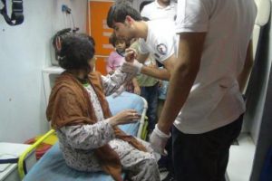 Kocası tarafından d&ouml;v&uuml;lerek hastanelik oldu