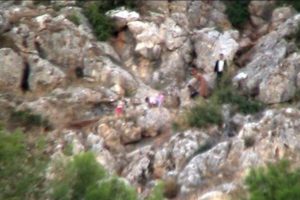 Suriyeliler dağları aşıp T&uuml;rkiye'ye sığınıyor