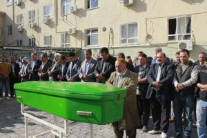 Sınırda hayatını kaybeden gen&ccedil;, toprağa verildi