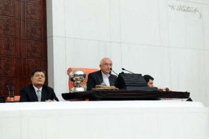 Meclis Başkanı &Ccedil;i&ccedil;ek'ten "Cumhuriyet" mesajı