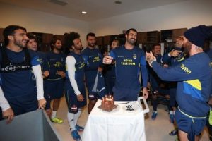 Volkan Demirel'e s&uuml;rpriz doğum g&uuml;n&uuml;