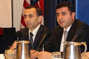 Demirtaş: H&uuml;k&uuml;met adım atmalı