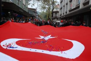 Cumhuriyet coşkusu Bursa'yı sardı