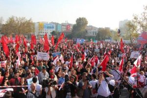 Kadık&ouml;y'de "boyun eğme" mitingi