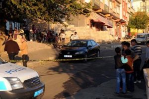 Sokak ortasında tabancayla vuruldu