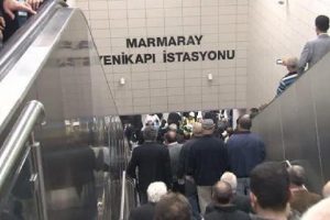 Marmaray vatandaşların akınına uğradı