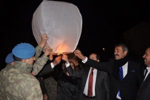 Kadir İnanır dilek balonu u&ccedil;urdu!