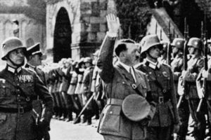 79 yıl sonra Hitler'i sildiler