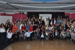 A&ccedil;tıkları otelin kapanışında buluştular