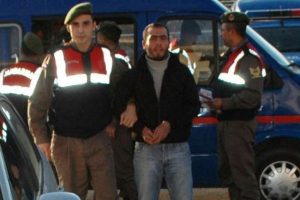 İnsan ka&ccedil;ak&ccedil;ılarından inanılmaz pişkinlik!