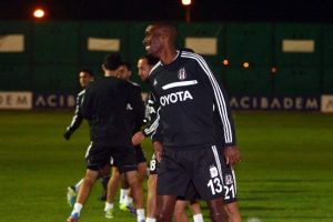 Beşiktaş, Karab&uuml;kspor ma&ccedil;ı hazırlıklarını s&uuml;rd&uuml;rd&uuml;