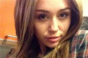 Miley Cyrus'tan eski g&uuml;nlere g&ouml;nderme