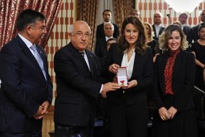 Nezahet Nine'nin madalyası torununa verildi