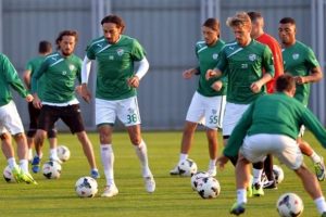 Bursaspor Fenerbah&ccedil;e'yi g&ouml;z&uuml;ne kestirdi