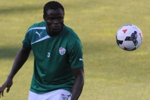 "Fenerbah&ccedil;e'nin teklifini kabul etmedim Bursaspor'a geldim"
