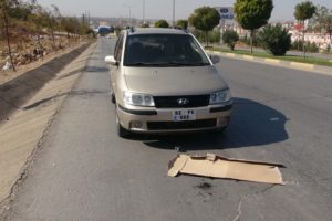 Otomobilin &ccedil;arptığı &ccedil;ocuk &ouml;ld&uuml;