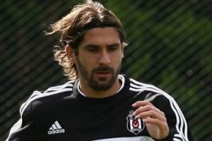 "Beşiktaş'ta forma giymek b&uuml;y&uuml;k bir onur"