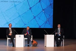 &Ouml;zt&uuml;rk Bak&uuml; Uluslararası İnsani Forumu'nda konuştu