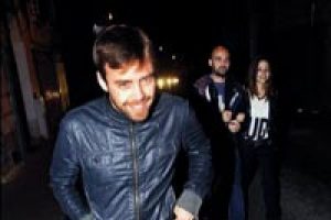Gezmeğe eşofmanla &ccedil;ıktı...