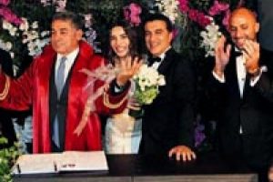 Sade bir t&ouml;renle 'evet' dedi...