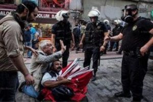 Bayrak&ccedil;ı  o g&uuml;n&uuml; anlattı