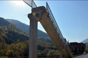 Bu &uuml;stge&ccedil;idin &ccedil;ıkışı var ama inişi yok!