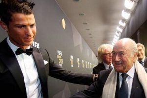 Ronaldo'dan Blatter'e: "İlgilenmiyorum"