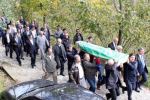 Yılmaz cenaze t&ouml;renine katıldı