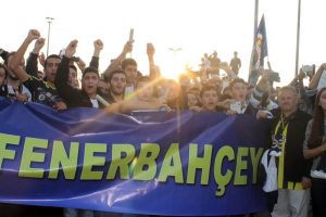 Fenerbah&ccedil;e'ye Yalova'da sevgi seli