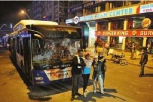 Melih G&ouml;k&ccedil;ek Gezi bilan&ccedil;osunu kitap&ccedil;ıkla anlattı