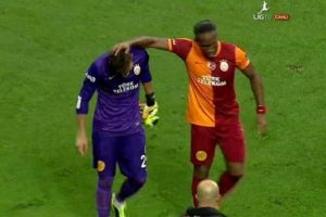 Muslera'nın g&ouml;zleri doldu!