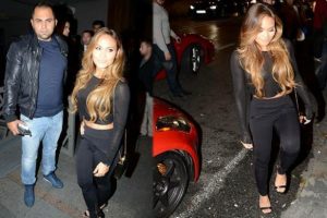 Daphne geldi Paris yolda